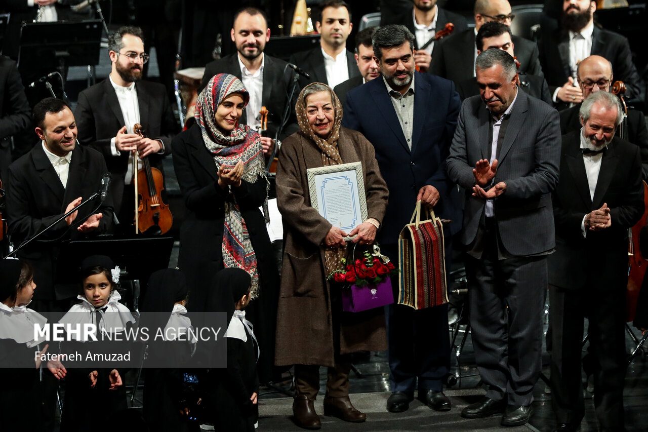 لبخندِ تالار وحدت در کاربردی‌ترین کنسرت ارکستر ملی؛ لطفا به این پیشنهادها فکر کنید