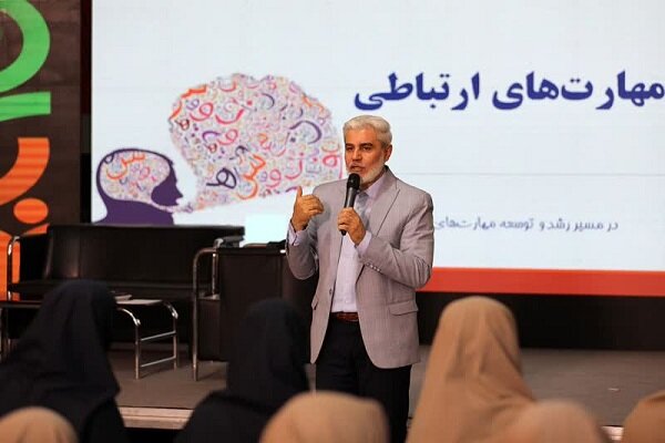 امسال نمایشگاه کتاب برای خرید نیست برای ماندن با کتاب است