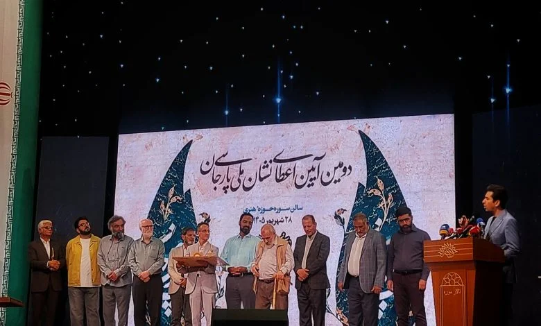 بنیانگذار تارنمای گنجور، برگزیده نشان ملی پارسیجان شد بنیانگذار تارنمای گنجور، برگزیده نشان ملی پارسیجان شد