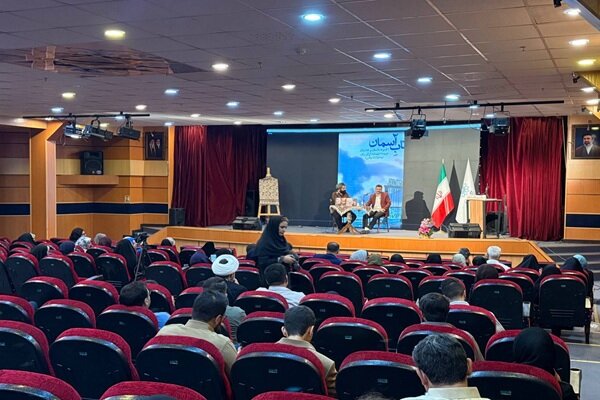رونمایی از آثار جدید خانه راوی؛ روایتهایی از جنگ رونمایی از آثار جدید خانه راوی؛ روایتهایی از جنگ